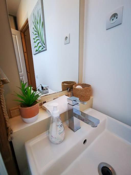 Guest House 60M2 Tout Confort Еркі Екстер'єр фото