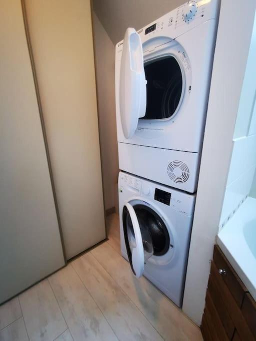 Guest House 60M2 Tout Confort Еркі Екстер'єр фото